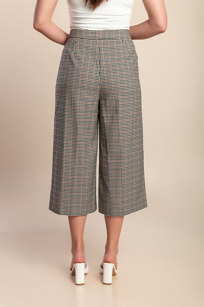 Pantaloni capri con stampa a quadri, marroni