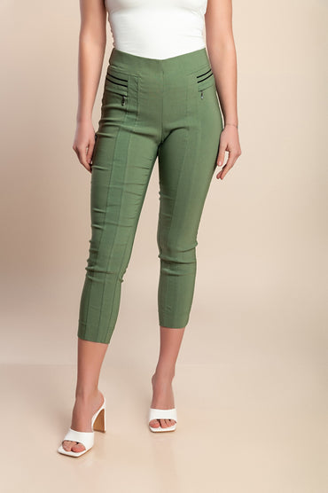 Pantaloni capri aderenti taglie forti, verde oliva