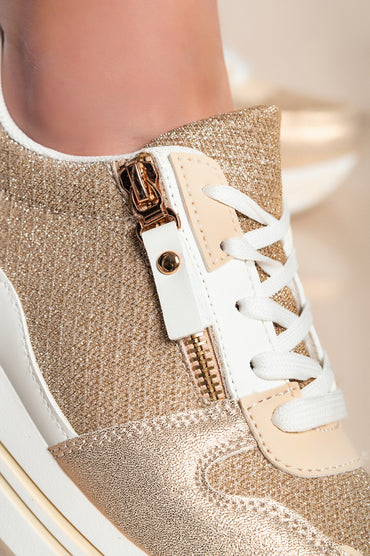 Sneakers alla moda con dettaglio decorativo, colore oro