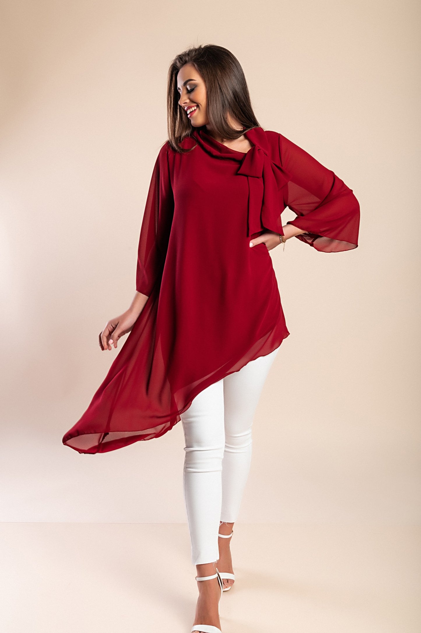 Elegante tunica in tessuto semitrasparente con fiocco decorativo  Ginette, verde scuro