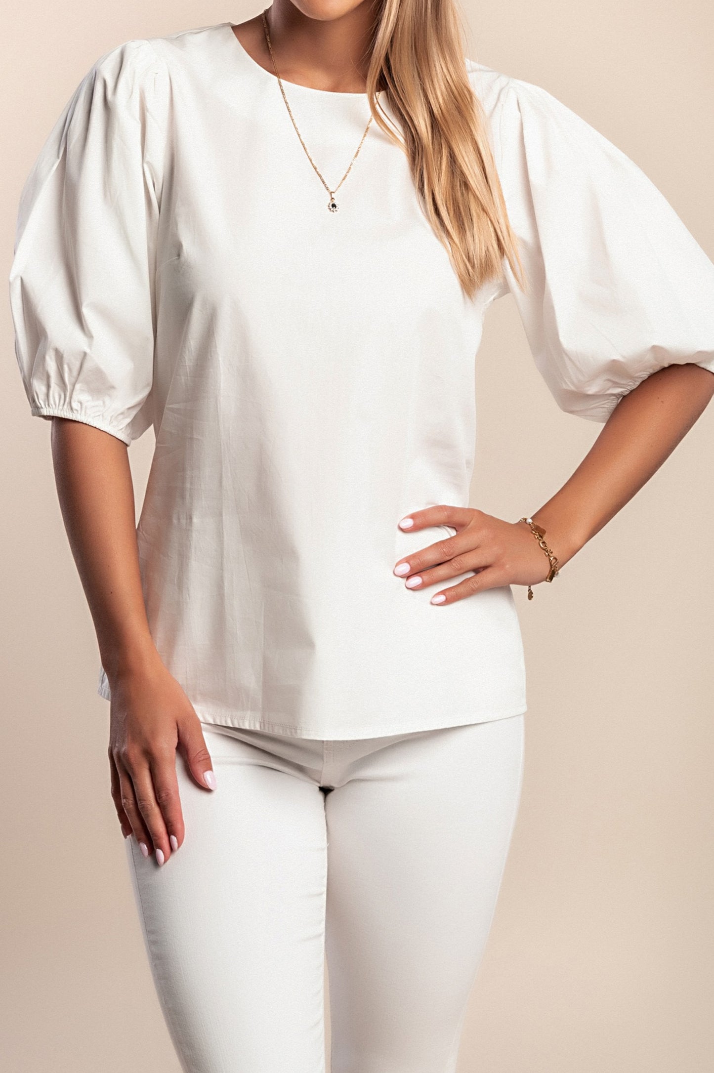 Camicetta in cotone con maniche a sbuffo, bianca