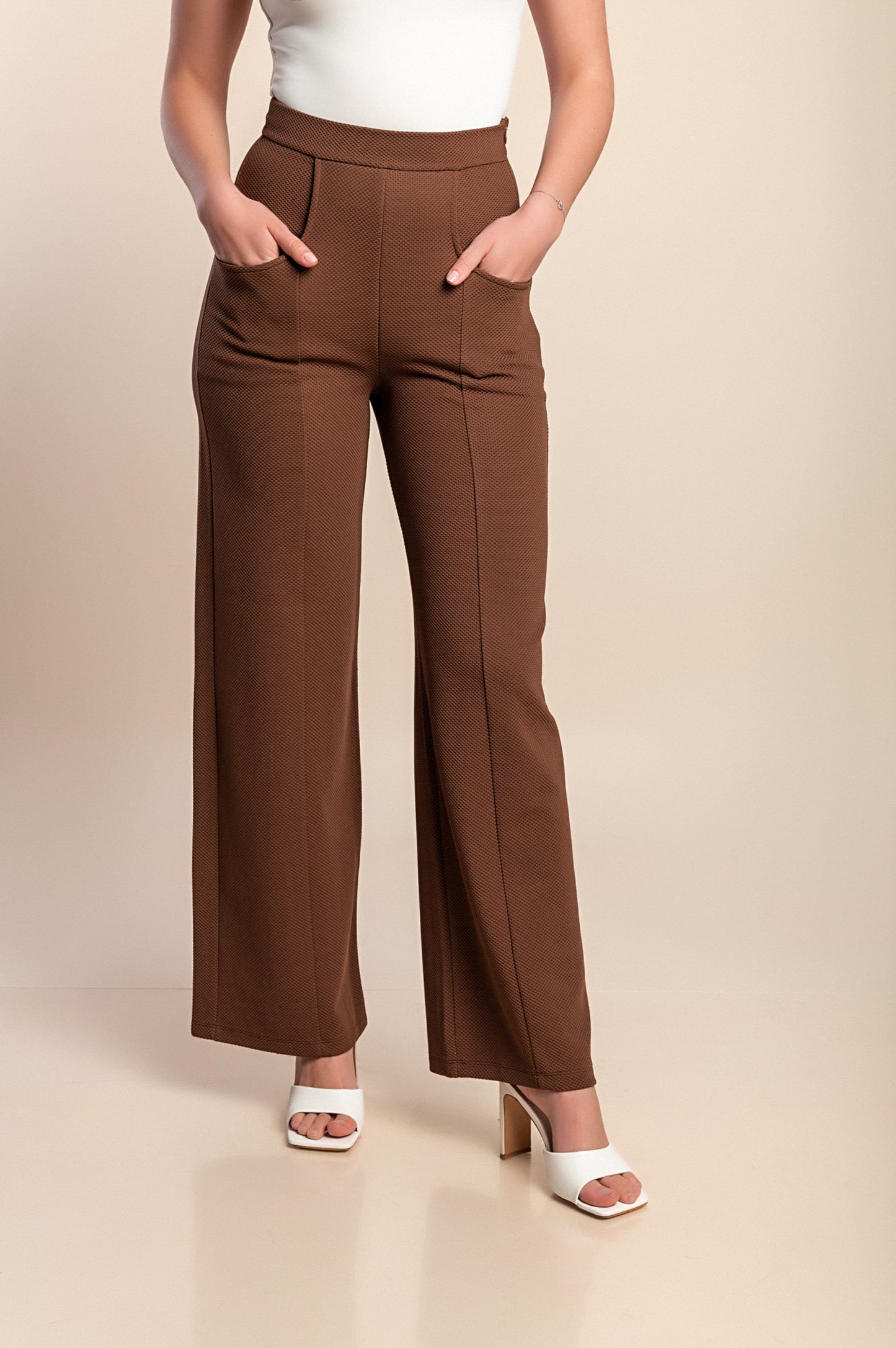 Pantaloni a vita alta, marroni