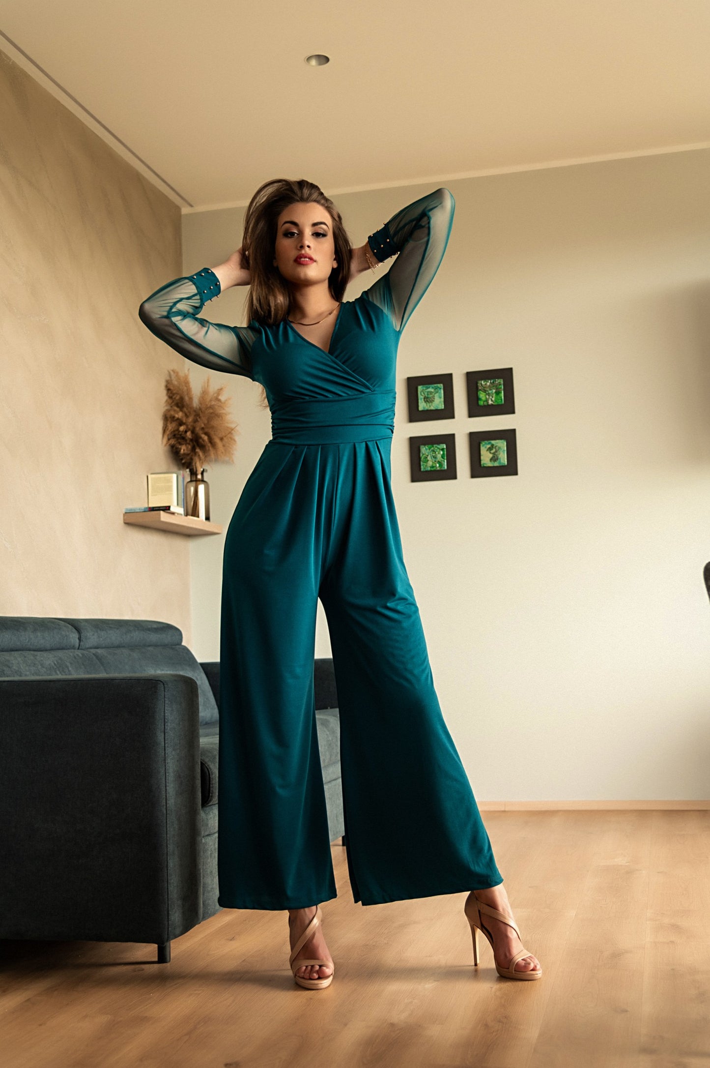 JUMPSUIT ELEGANTE CON SCOLLO A "V" E MANICHE TRASPARENTI CON RIVETTI GEORGINA, NERO