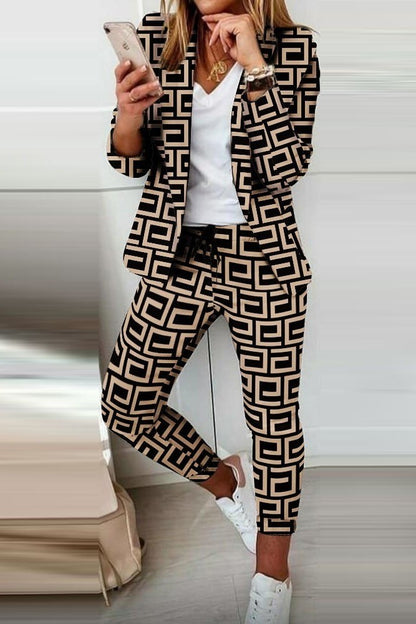 Completo pantalone con blazer elegante con stampa geometrica Nunzia, beige
