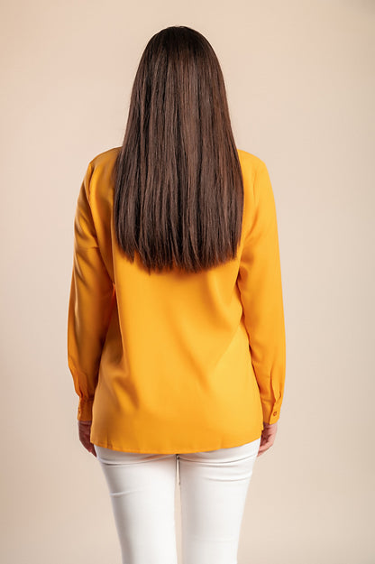 Camicetta con bottoni decorativi, gialla