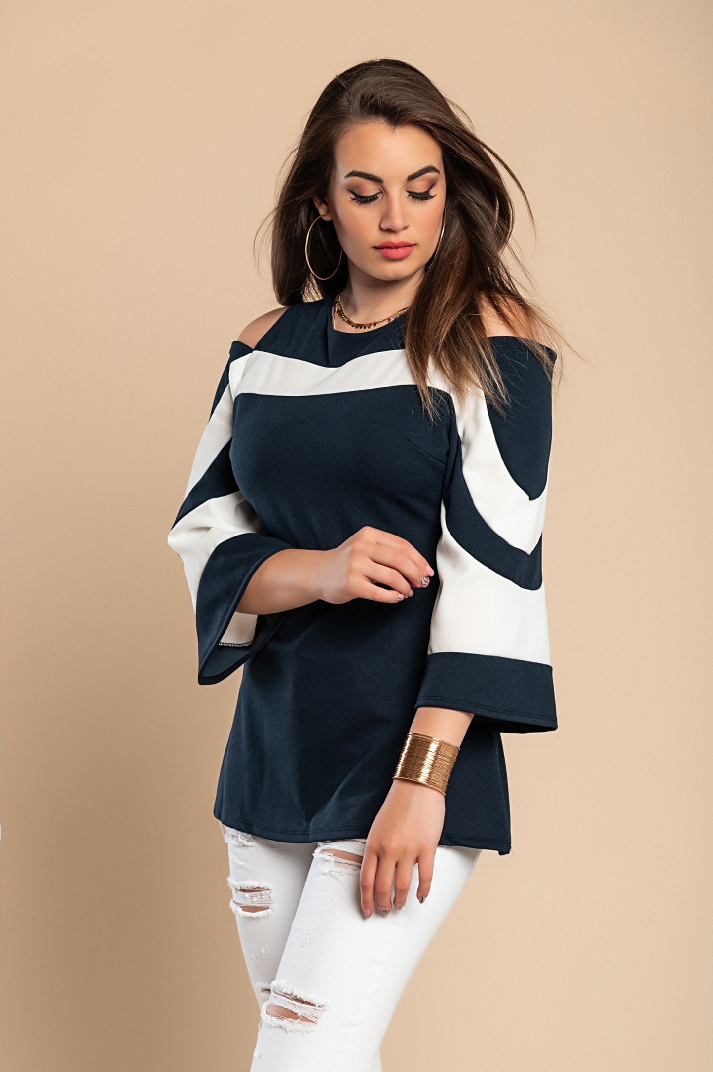 Maglietta con le maniche a campana Ninita, nera